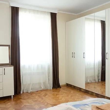 The Perfect Summer Getaway - 2-Bdr In Top Center Apartamento Varna