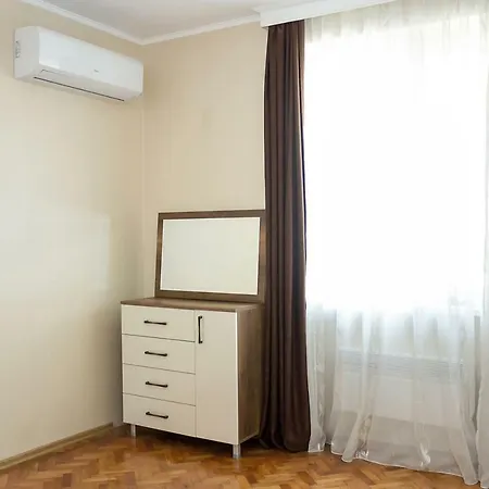 The Perfect Summer Getaway - 2-Bdr In Top Center Apartamento