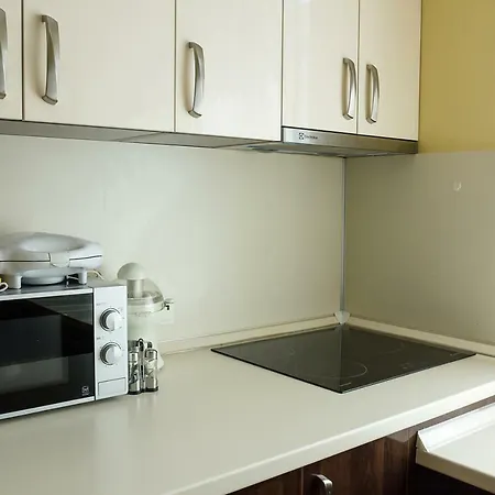 The Perfect Summer Getaway - 2-Bdr In Top Center Apartament *